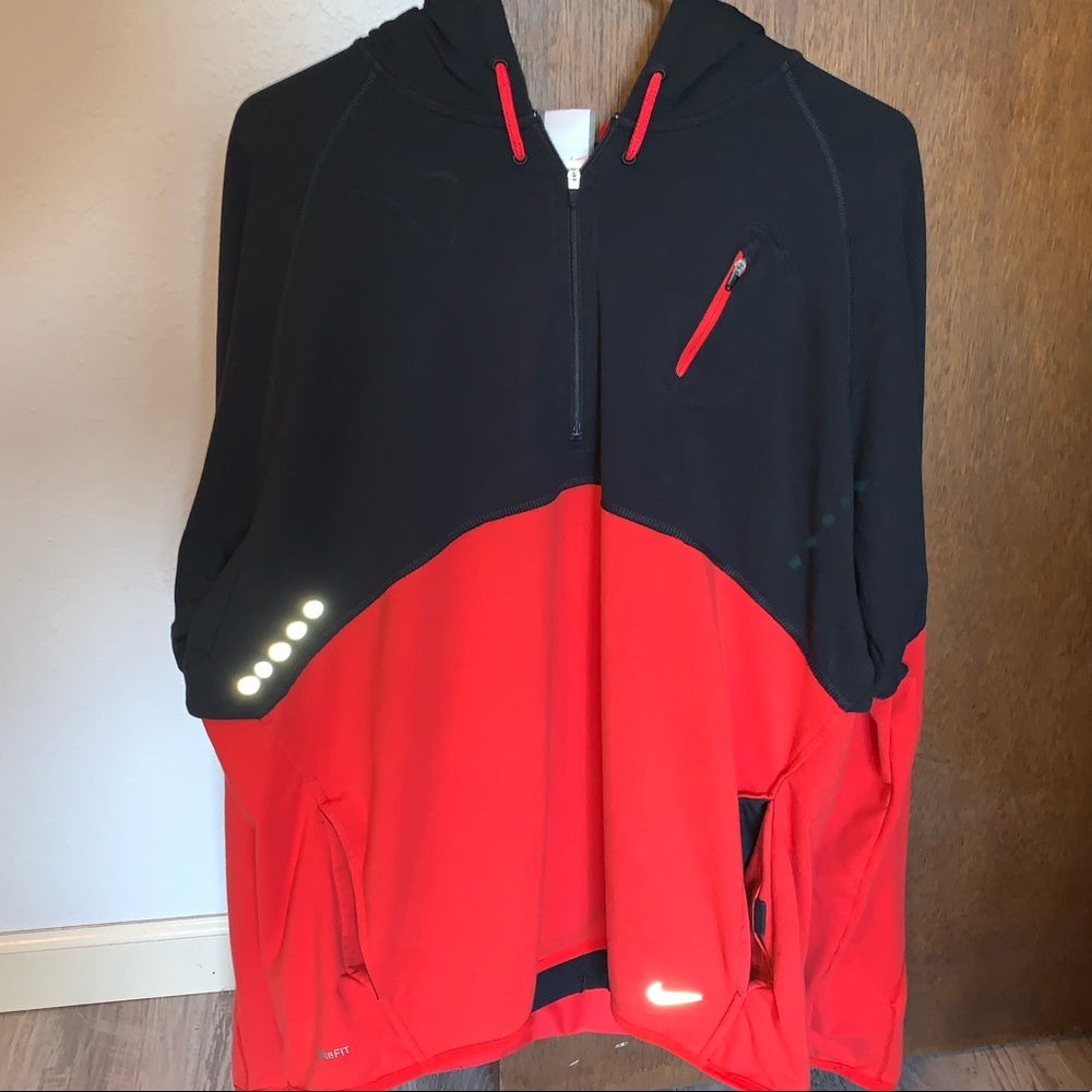 NikeFit Lightweight Running Hoodie